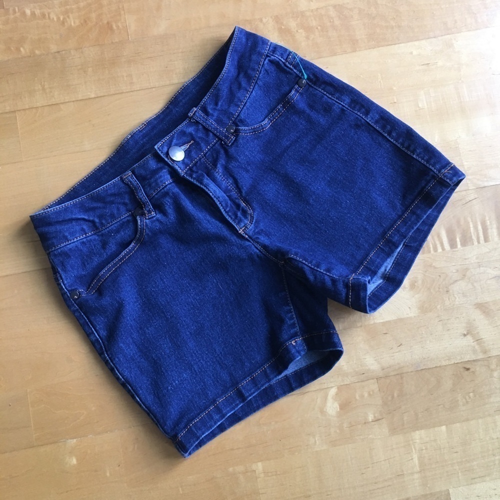 Faded Glory Low Rise, Slim Fit, Denim Jean Shorts, Blue, Size 4
